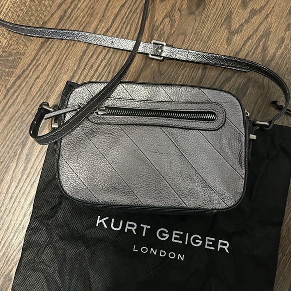 Kurt Geiger, Kensington Crossbody Bag in Gunmetal Metallic Gray - Picture 10 of 13